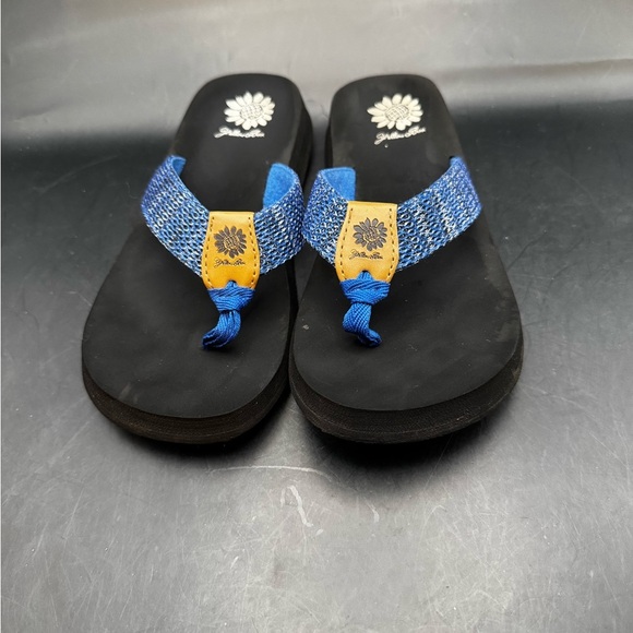 Yellow Box Flip Flops Fayne Women's Blue & Silver Metallic Comfort Sandals SZ 7 - Picture 2 of 16